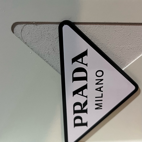 PRADA “L-Shaped” Counter Display Magnetic Logo-BRAND NEW-Retail Branded Display - Picture 15 of 16